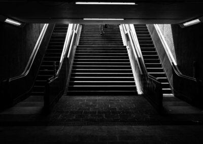 Untergrund Treppe schwarz weiss © flofoto.de